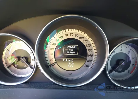 2012 Mercedes-Benz C 300 Sport 4Matic z USA, uszkodzony, nr VIN WDDGF8BB3CR192336